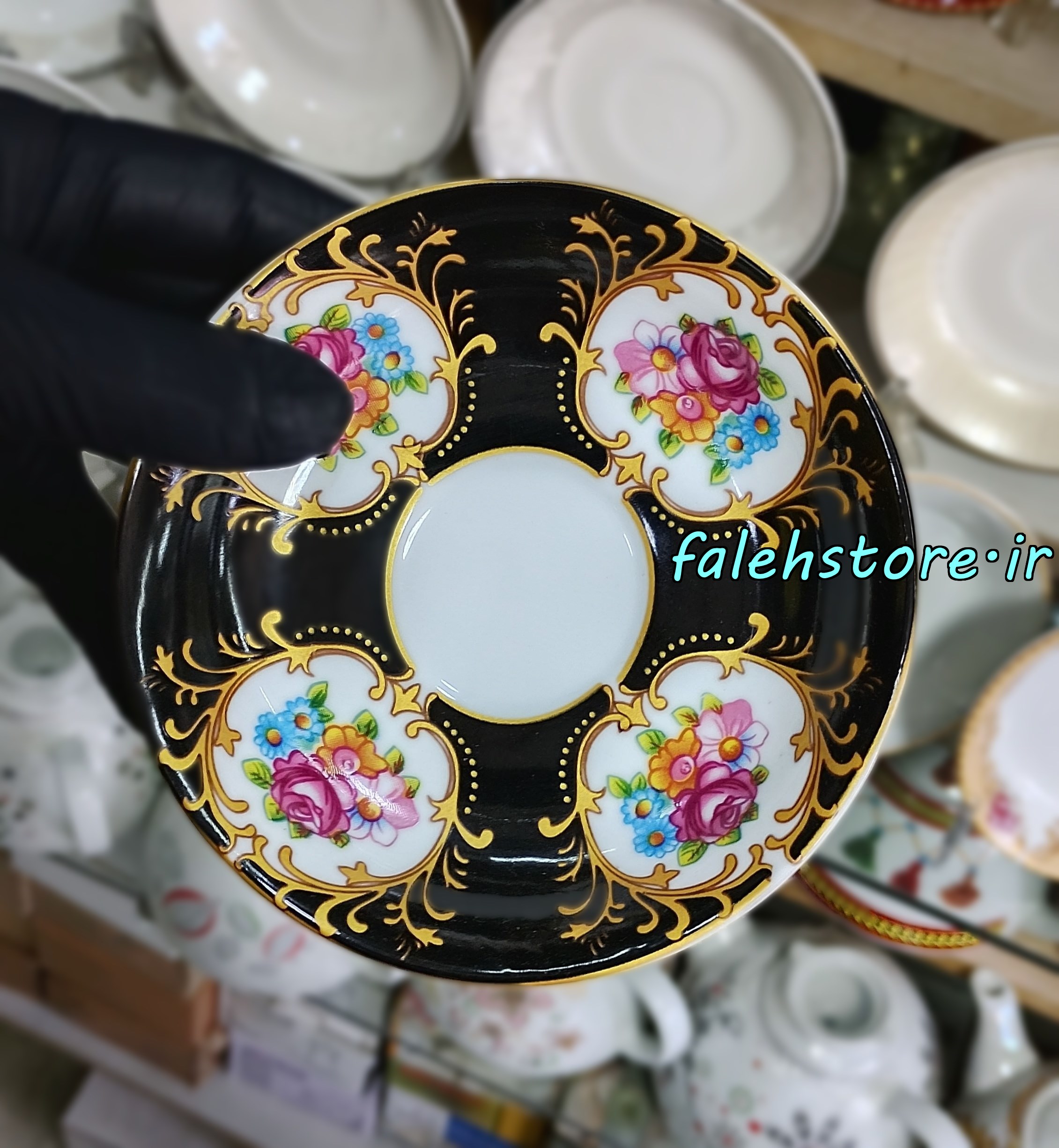 نعلبکی چینی طرح قدیمی مدل میترا مشکی کارگاهی 6 عددی معمولی