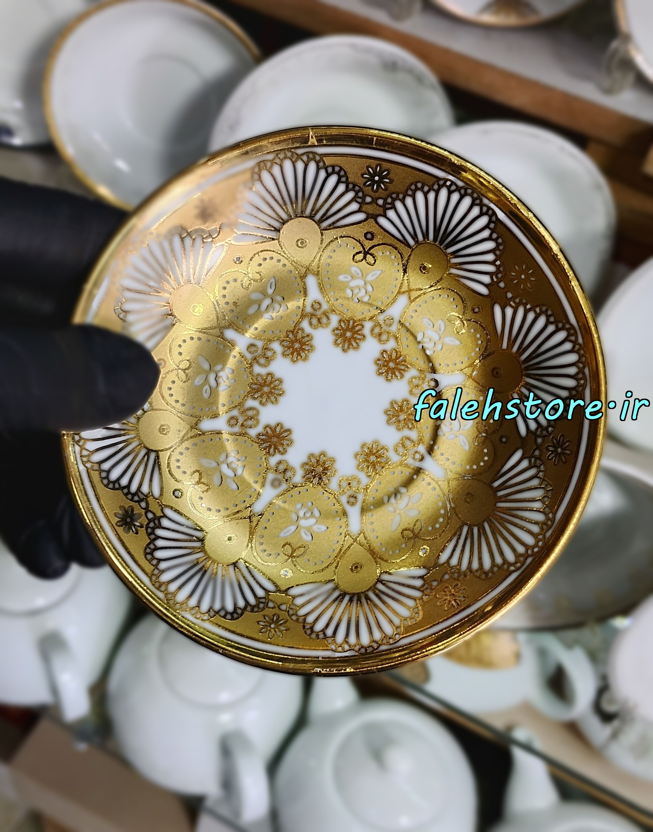 نعلبکی چینی مدل گیسوم طلایی کارگاهی 6 عددی معمولی
