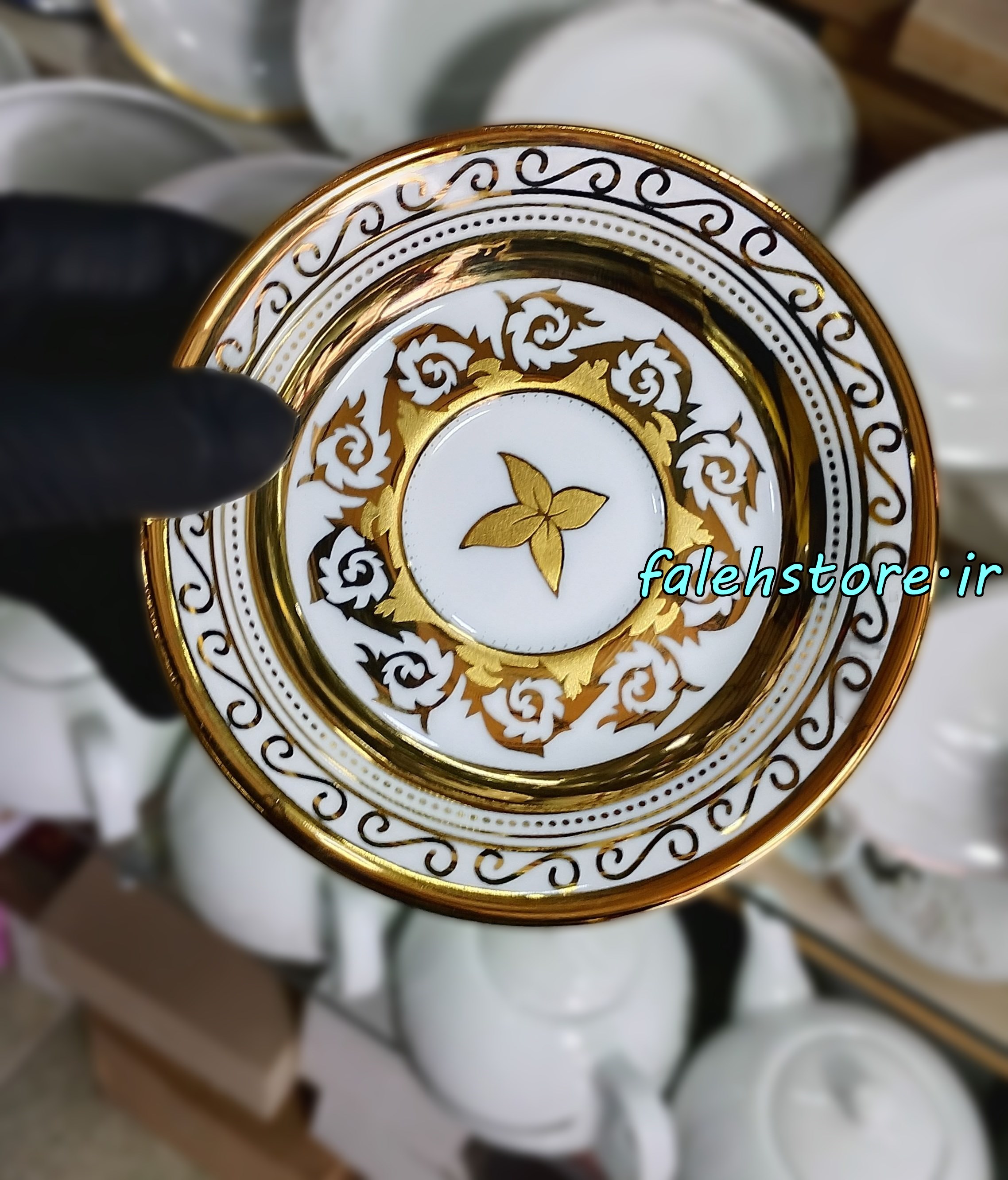نعلبکی چینی مدل آرارات طلایی کارگاهی 6 عددی معمولی