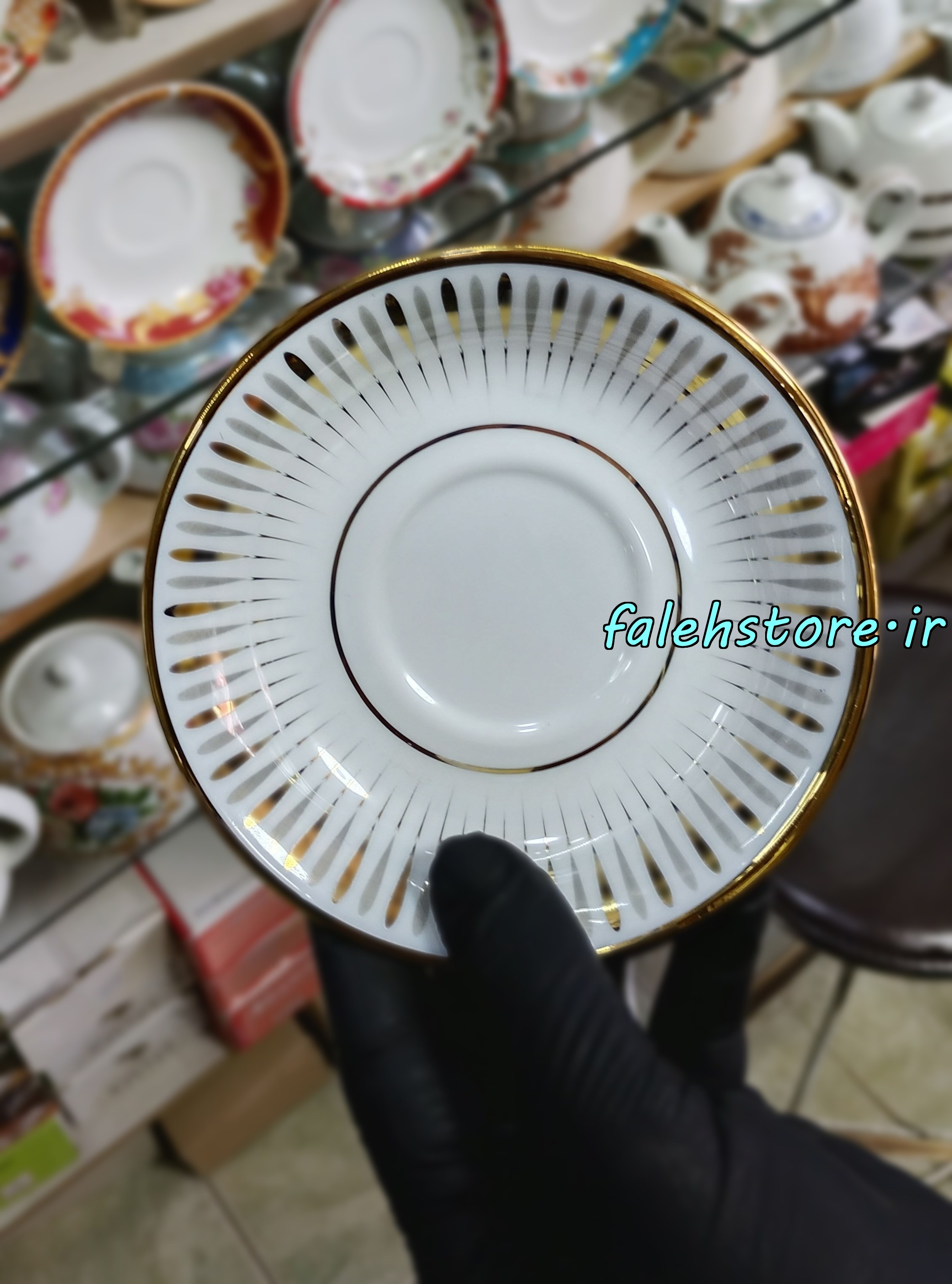 نعلبکی چینی مدل سان طلایی کارگاهی 6 عددی معمولی